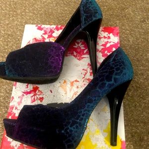 Hold Forever Giraffe Heels